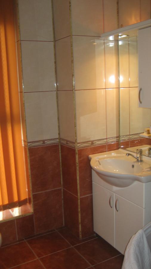 Hotel Palace Zsilvásárhely Szoba fotó