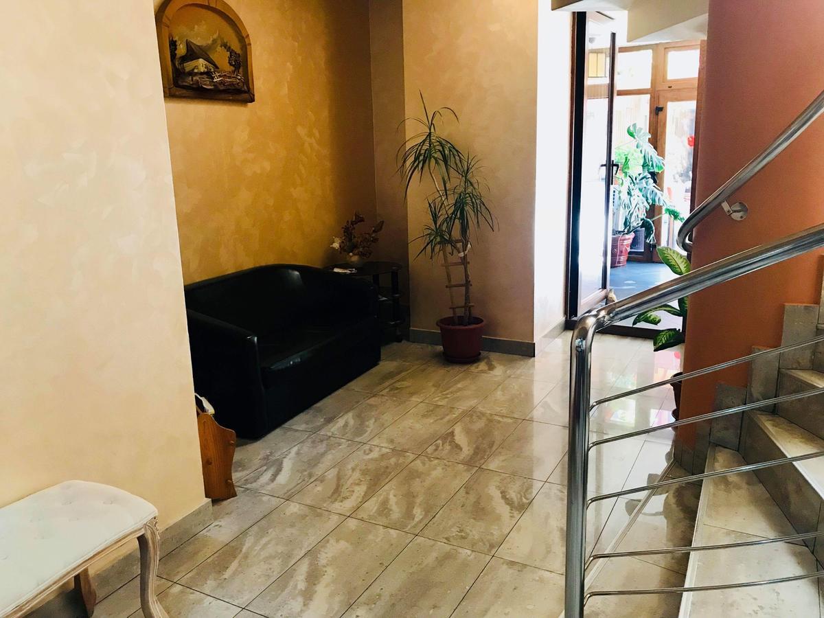 Hotel Palace Zsilvásárhely Kültér fotó